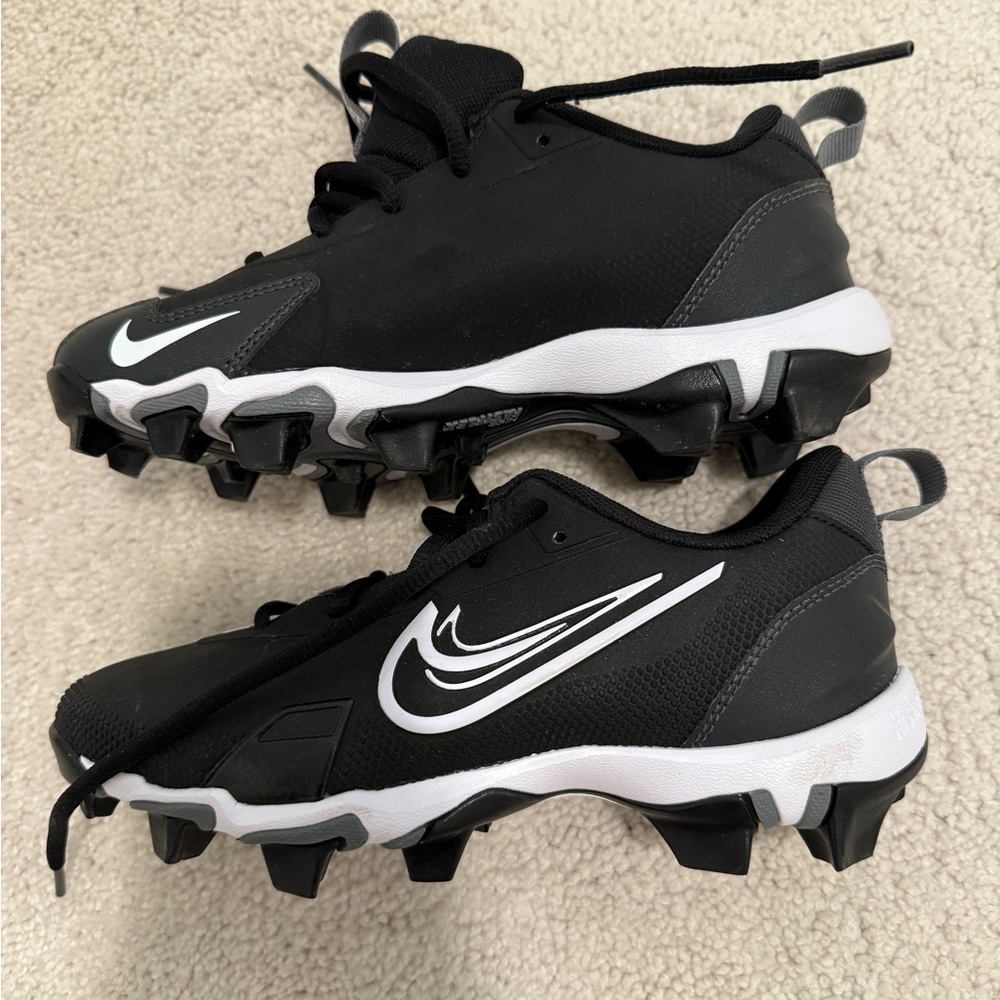 Nike Kids Black and White CLEATS